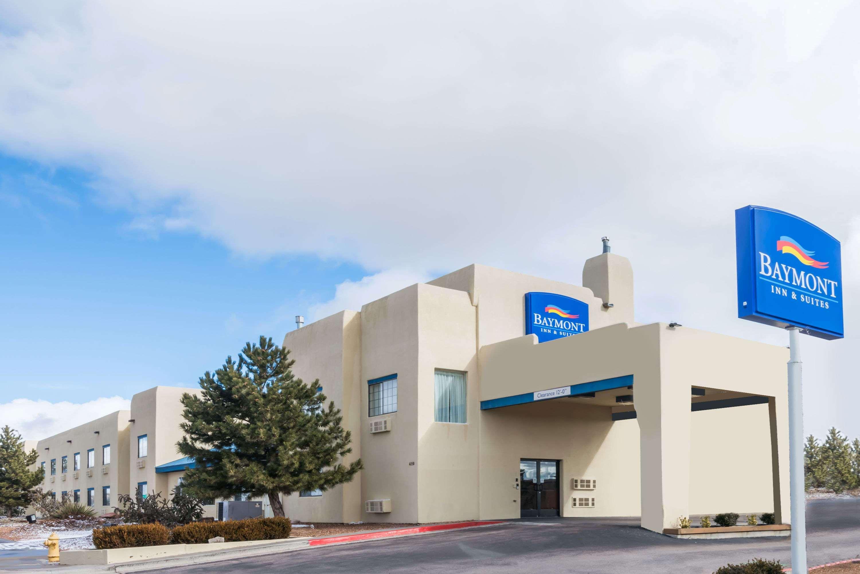 Baymont By Wyndham Santa Fe Hotel Exterior foto
